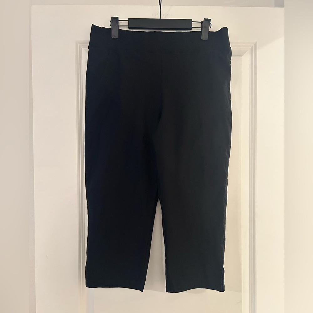 Women’s black dress crop pants